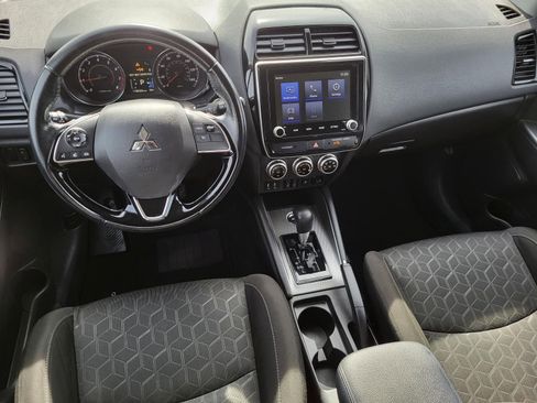 Used 2021 Mitsubishi Outlander Sport SE image 2