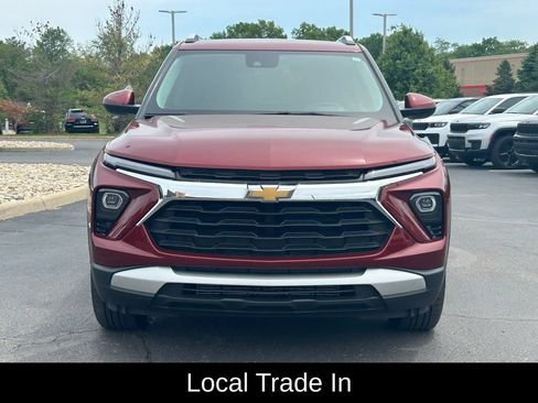 Used 2024 Chevrolet TrailBlazer LT w/ Convenience Package AWD/4WD image 2