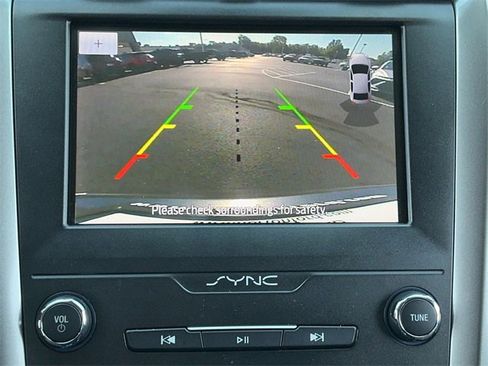 Used 2020 Ford Fusion SEL image 21