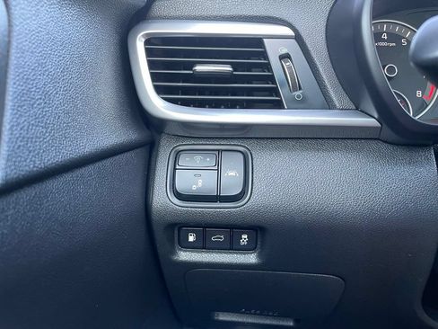 Used 2020 Kia Optima S FWD image 12