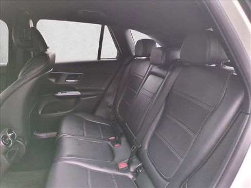 Used 2023 Mercedes-Benz GLC 300 4MATIC image 19