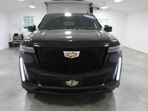 Used 2024 Cadillac Escalade ESV Sport RWD image 3