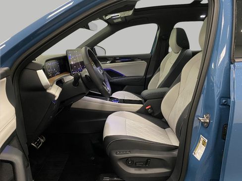 New 2026 Volkswagen Tiguan SEL R-Line image 29