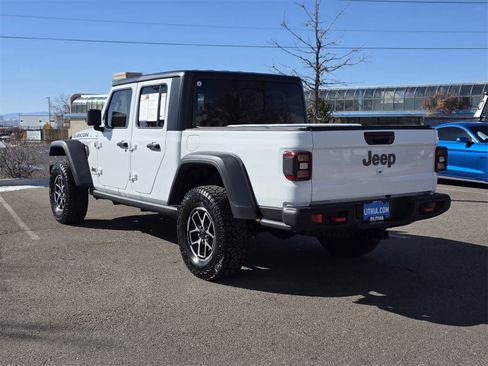 Used 2025 Jeep Gladiator Rubicon w/ Convenience Group image 11