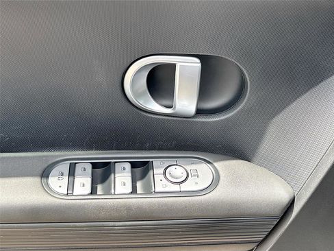 Used 2024 Hyundai Ioniq 5 SEL RWD image 18
