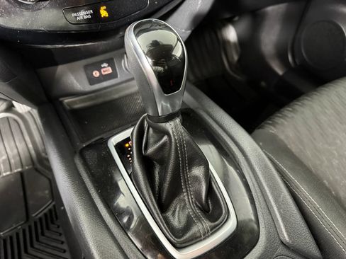 Used 2020 Nissan Rogue SV AWD/4WD image 21