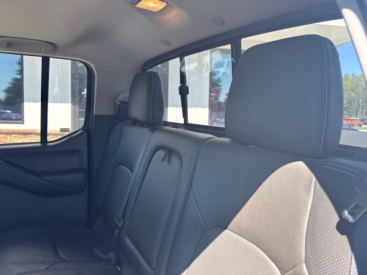 Used 2020 Nissan Frontier PRO-4X w/ Pro-4x Utility Package AWD/4WD image 5