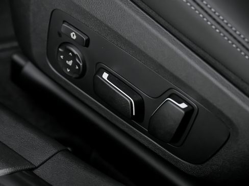 Used 2026 BMW M3 Competition w/ Executive Package image 26