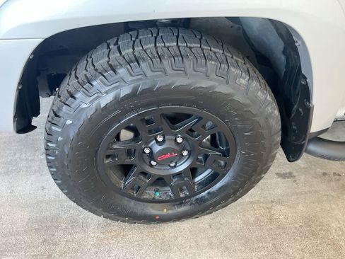 Used 2023 Toyota 4Runner SR5 Premium w/ Moonroof Package image 10