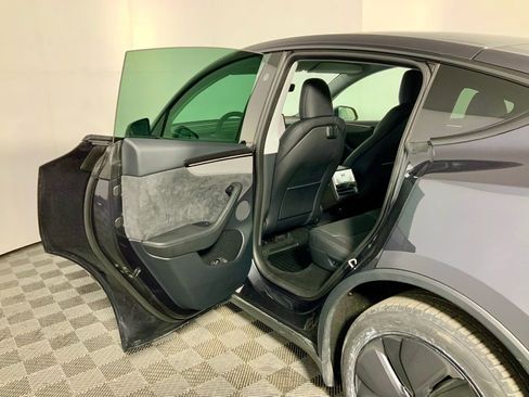 Used 2026 Tesla Model Y Long Range image 26