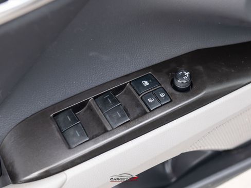 Used 2021 Toyota Camry SE FWD image 36
