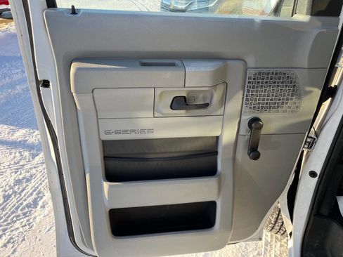 Used 2013 Ford E-350 and Econoline 350 XL image 9