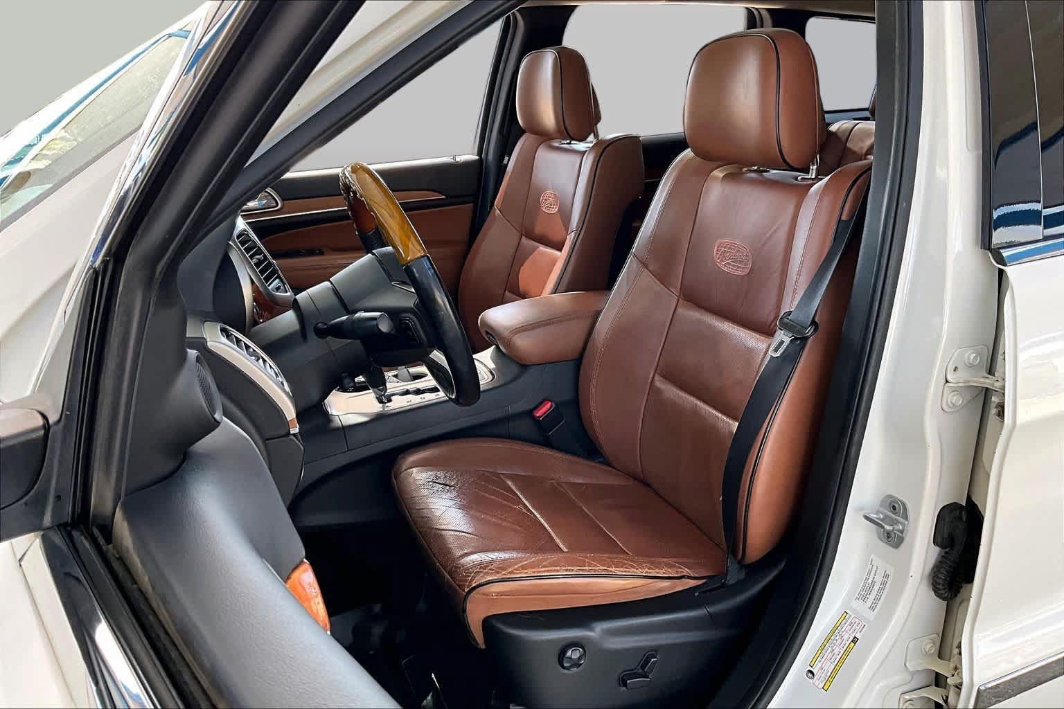 Used 2012 Jeep Grand Cherokee Overland AWD/4WD image 7