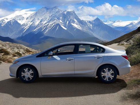 Used 2012 Honda Civic Hybrid Sedan image 2