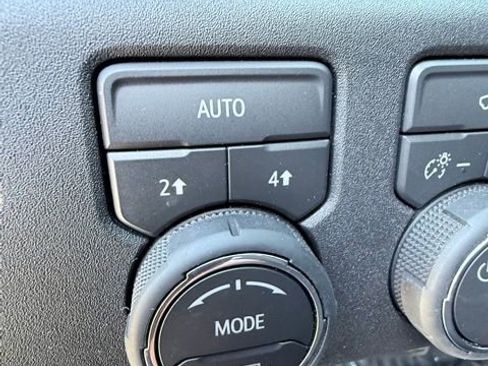 Certified 2026 Chevrolet Silverado 1500 LT AWD/4WD image 34