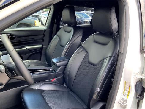 Used 2022 Jeep Compass Latitude FWD image 11