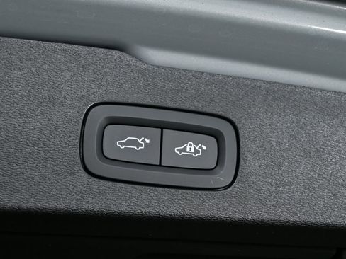 New 2026 Volvo V60 B5 Cross Country Plus w/ Protection Package Premier image 31