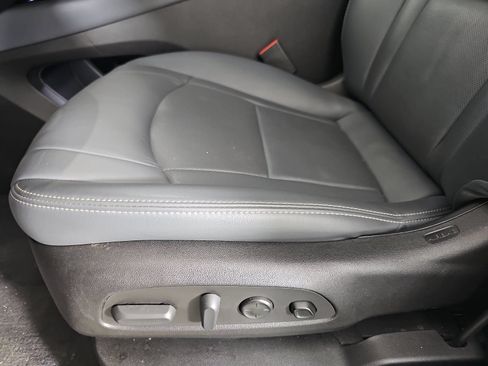 Used 2023 Buick Enclave Premium w/ Experience Buick Package FWD image 28
