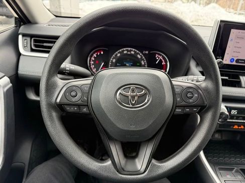 Used 2025 Toyota RAV4 XLE image 14