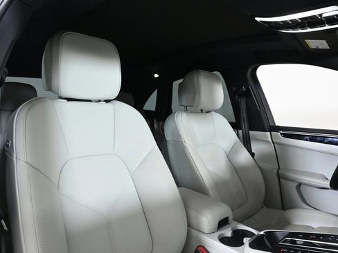 Used 2023 Porsche Macan S image 17