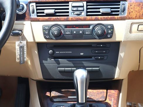 Used 2006 BMW 330xi Sedan AWD/4WD image 13