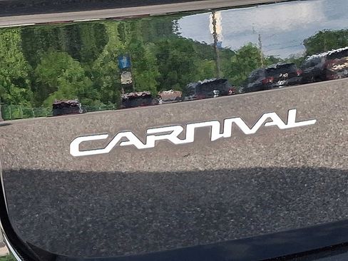 Used 2023 Kia Carnival LX FWD image 30