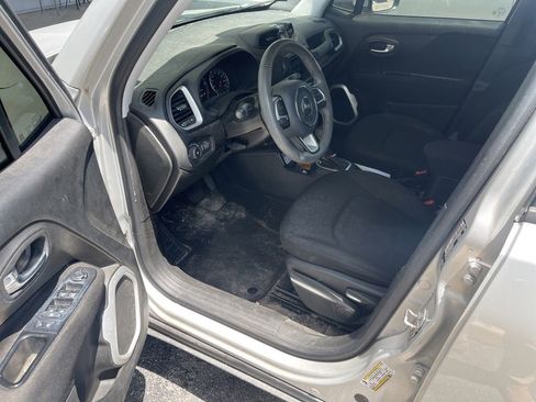 Used 2018 Jeep Renegade Latitude image 5