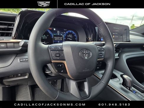 Used 2023 Toyota Crown XLE image 16