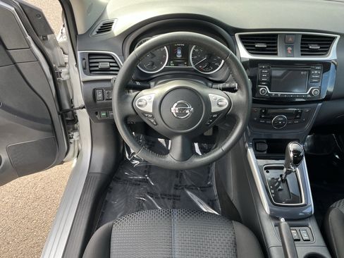 Used 2018 Nissan Sentra SR Turbo FWD image 12