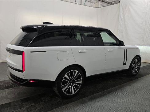 Used 2024 Land Rover Range Rover SE AWD/4WD image 4