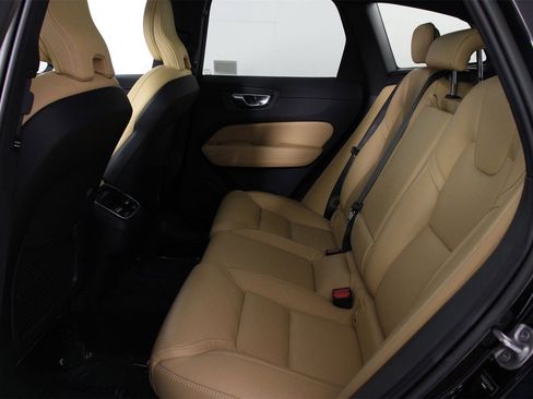 Certified 2023 Volvo XC60 B6 Ultimate w/ Protection Package Premier image 32