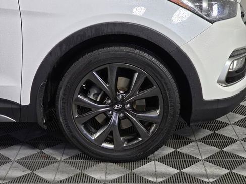 Used 2017 Hyundai Santa Fe Sport image 9
