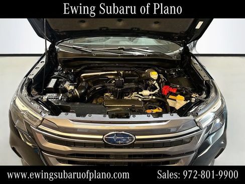 Used 2025 Subaru Forester Premium AWD/4WD image 32