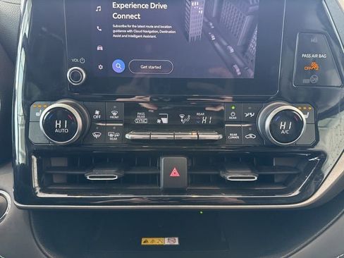 Used 2023 Toyota Highlander XLE image 33
