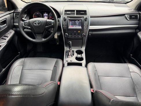 Used 2015 Toyota Camry SE FWD image 11