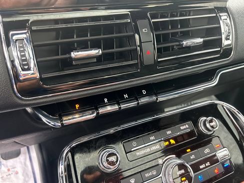 Used 2022 Lincoln Navigator Reserve AWD/4WD image 16