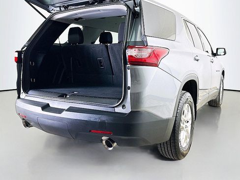 Used 2021 Chevrolet Traverse LS FWD image 24
