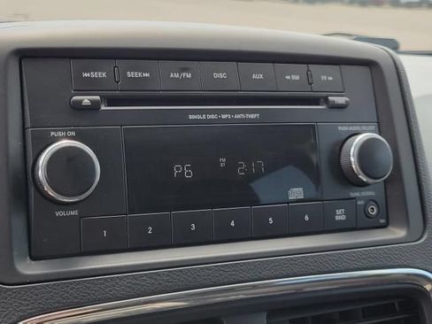 Used 2014 Dodge Grand Caravan SXT FWD image 26