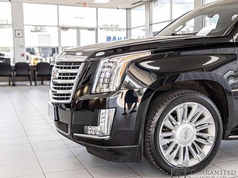 Used 2016 Cadillac Escalade Platinum AWD/4WD image 5