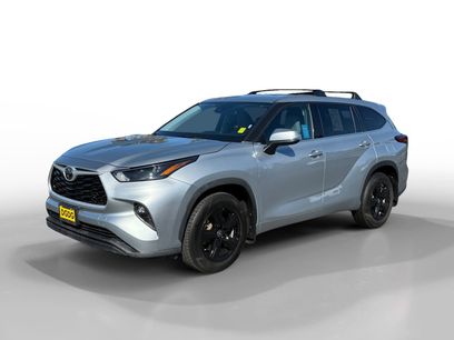 Used 2022 Toyota Highlander LE