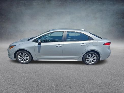 Used 2025 Toyota Corolla LE FWD image 5