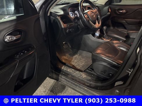 Used 2015 Jeep Cherokee Latitude w/ Comfort/Convenience Group image 11