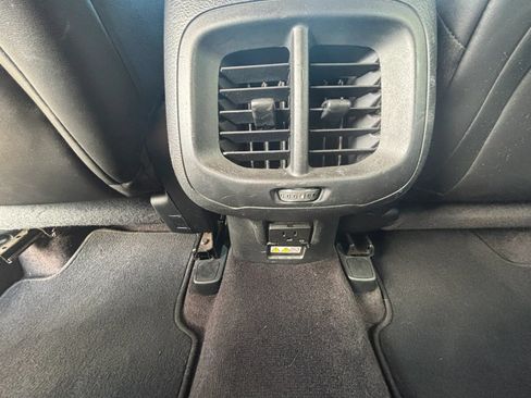 Used 2017 Jeep Cherokee Limited AWD/4WD image 19