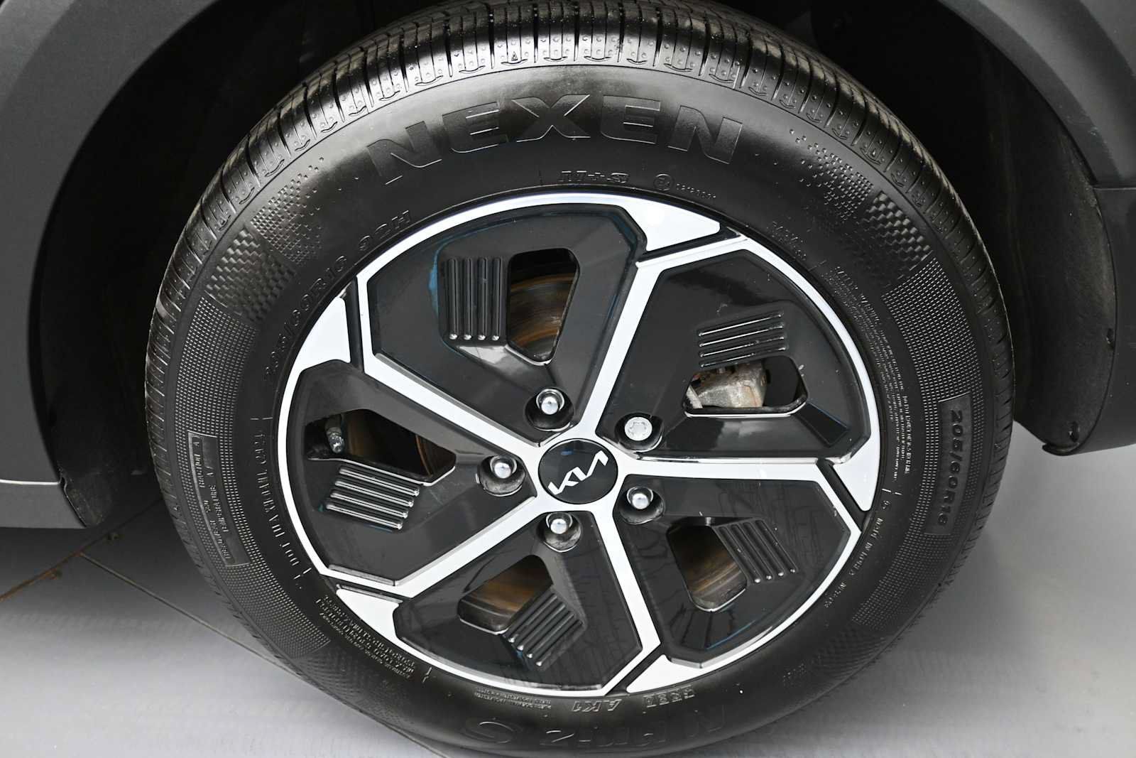 Certified 2025 Kia Niro EX w/ EX Cold Weather Package FWD image 15