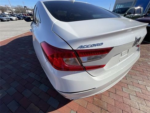 Used 2022 Honda Accord Touring image 16