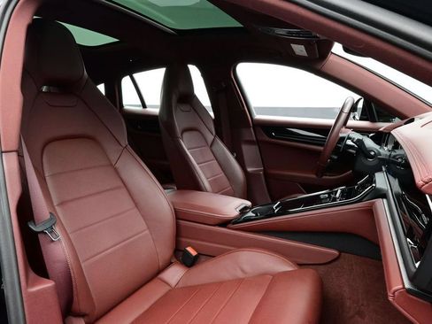 Certified 2025 Porsche Panamera 4 AWD/4WD image 18