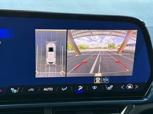 Used 2026 Chevrolet Equinox EV LT FWD image 30