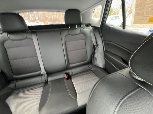 Used 2025 Chevrolet Trax LT image 32