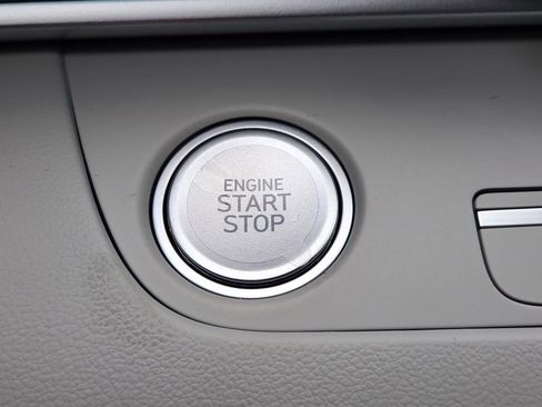 New 2026 Hyundai Elantra Limited FWD image 17