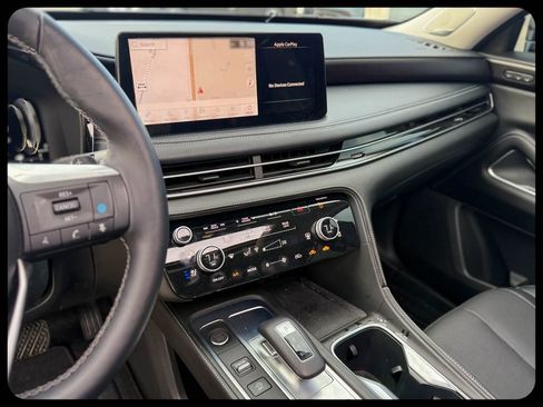 Used 2023 INFINITI QX60 Sensory w/ Vision Package FWD image 29